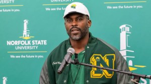 Michael Vick offers Donovan McNabb Jr.